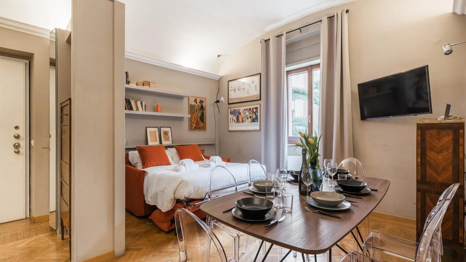 The Best Rent - Charming Flat Near Colosseo ローマ アパート