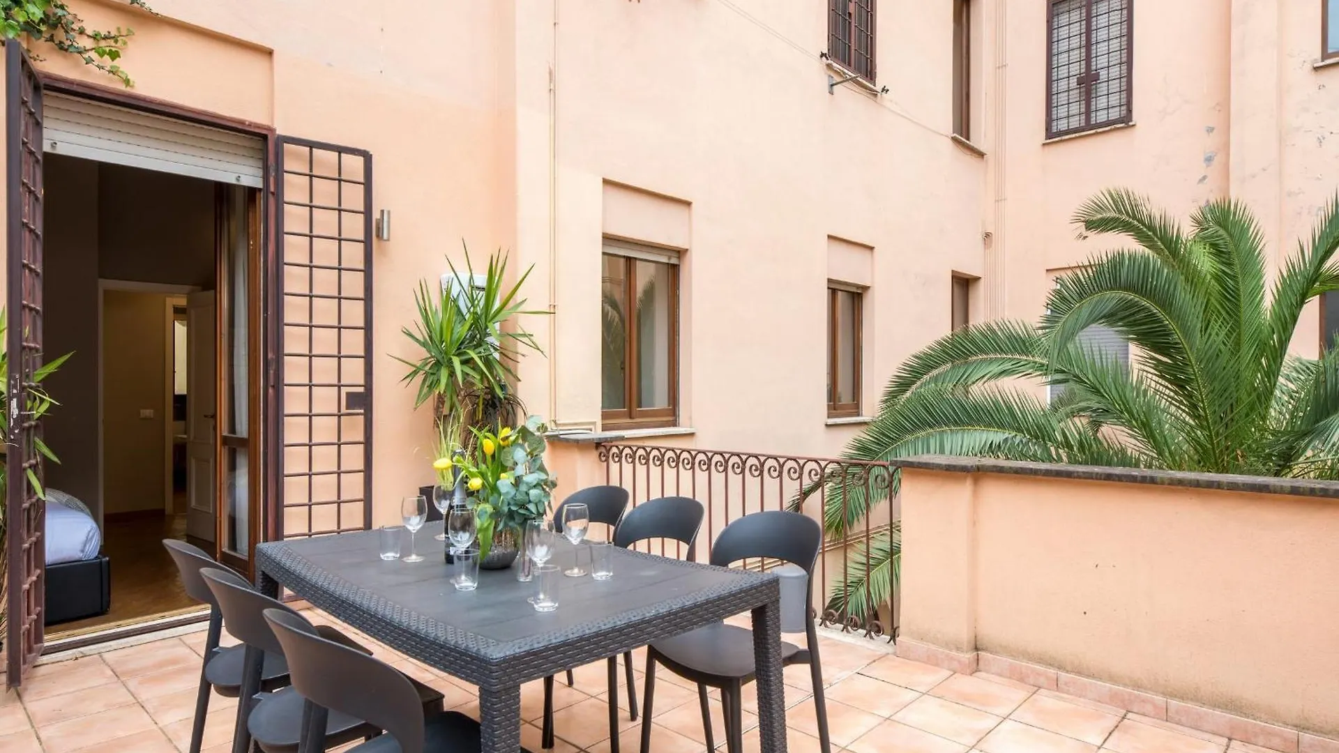 アパート The Best Rent - Charming Flat Near Colosseo ローマ